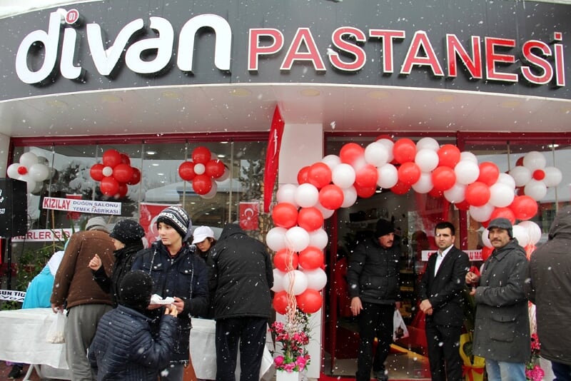 Divan pastanesi hizmete açıldı