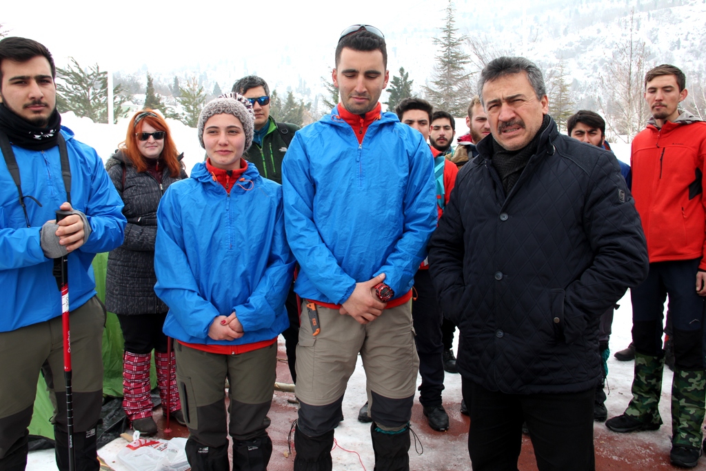 Ekşın gençlik doğa sporcuları ferzeneye tırmandı