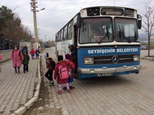 ORTAKARAÖREN MAHALLESİNDEKİ SERVİS SORUNUNA BELEDİYE BAŞKANI MEHMET TUTAL ÇÖZÜM GETİRDİ