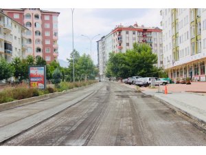 ŞEHİT KEMAL SERT CADDESİNDE ASFALTLAMA ÇALIŞMALARI BAŞLADI