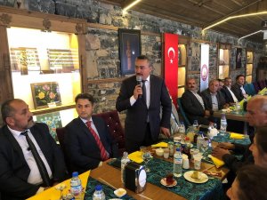 BAŞKAN TUTAL'DAN MUHTARLAR ONURUNA YEMEK