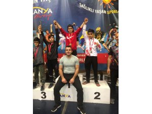 Muay Thai Takımı Yine Madalyalarla Döndü