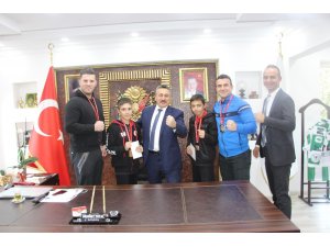 BAŞKAN TUTAL, ŞAMPİYONADA DERECEYE GİREN SPORCULARI KUTLADI