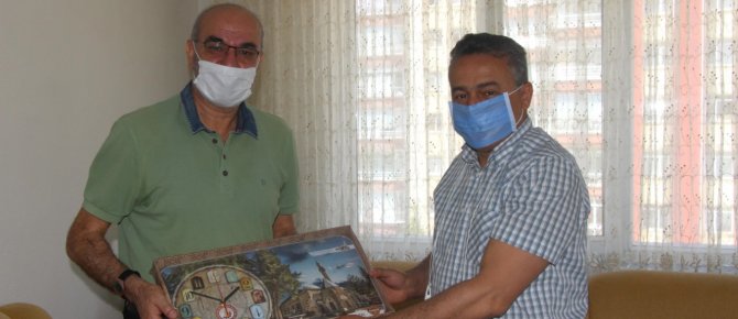 Başkan tutal’dan gazeteci leblebici’ye geçmiş olsun ziyareti