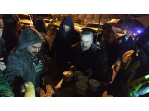 Seydişehir Belediyesi’nden Yolda Kalanlara Sıcak Çorba İkramı