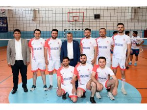 BAŞKANLIK KUPASI VOLEYBOL MAÇLARINDA HEYECAN DEVAM EDİYOR