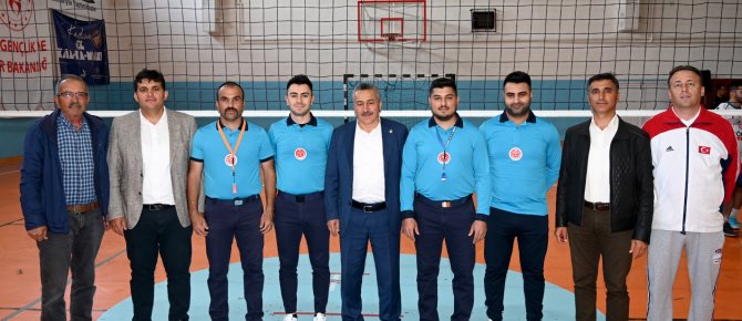 Başkanlık kupası voleybol maçlarında heyecan devam ediyor