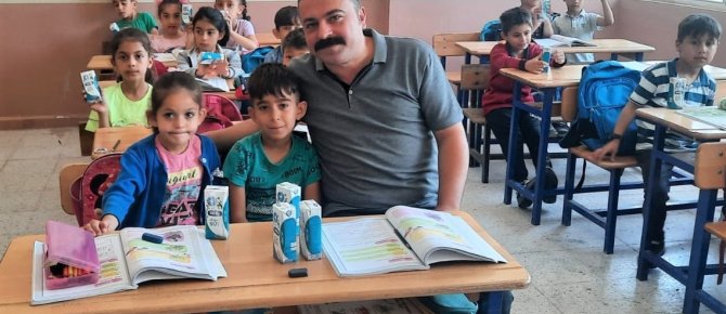 TORKU’DAN HATAY’DAKİ OKULLARA SÜT DAĞITIMI