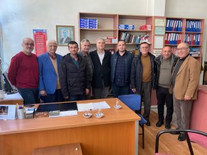 AK PARTİ İLÇE BAŞKANI VE BERABERİNDEKİLER GAZETEMİZİ ZİYARET ETTİ