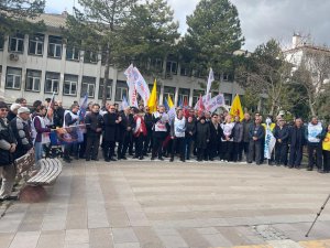 Eğitim ve bilim emekçileri sendikası GEÇİNEMİYORUZ DEDİ...