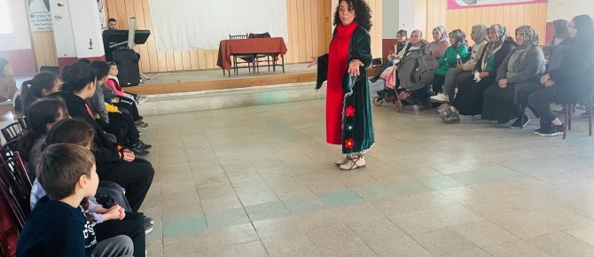 CKIRSAL MAHALLELERDEKİ ÇOCUKLAR TİYATRO İLE BULUŞUYOR