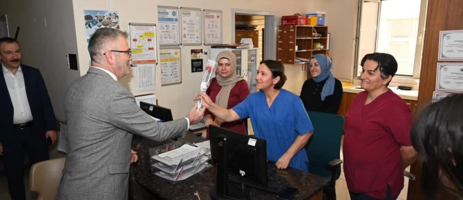 BAŞKAN USTAOĞLU, SAĞLIK ÇALIŞANLARININ 14 MART TIP BAYRAMINI KUTLADI