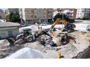 KOSKİ, BANLİYÖ HATTI GÜZERGAHINDAKİ 800 MM ÇELİK BORU HATTI DEPLASE ÇALIŞMASINI TAMAMLADI