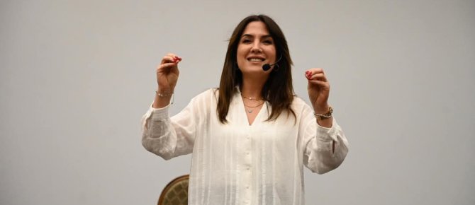 Dilek cesur sevenleri ile buluştu