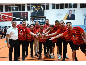 BAŞKANLIK KUPASI VOLEYBOL TURNUVASINDA ŞAMPİYONLAR BELLİ OLDU