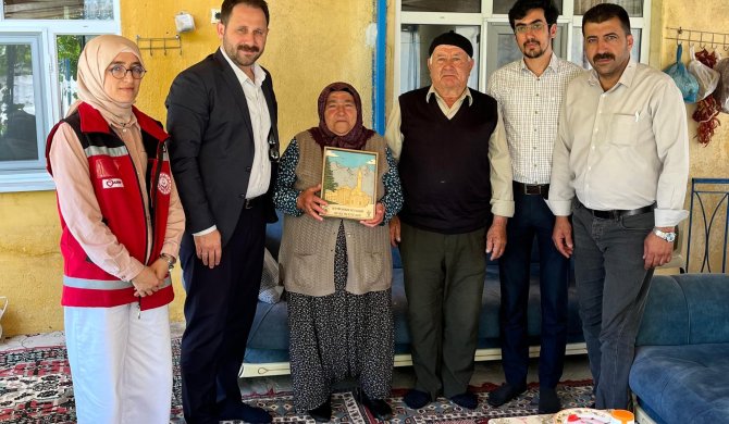 60 yıldır evli çifte anlamlı ziyaret