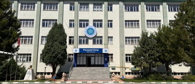Necmettin Erbakan Üniversitesi Seydişehir Meslek Yüksekokulu’ndan Sürdürülebilir Geleceğe Yatırım: Yenilenebilir Enerji Teknikerliği Programı Açıldı