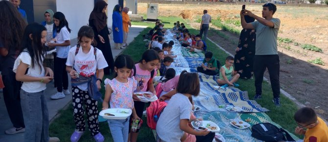 Yaz Kursu Öğrencileri Kahvaltıda Buluştu