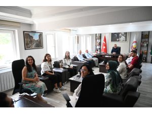 BAŞKAN USTAOĞL’NDAN TEŞEKKÜR PLAKETİ