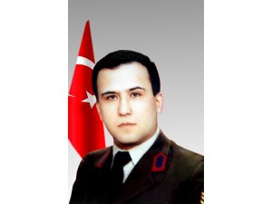 Şehit oğlunun, babasının mezarı başındaki sözleri yürek burktu: “Babam inşallah gelir…”