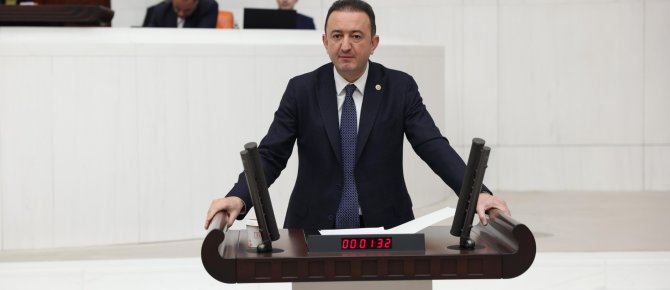 CHP'li Bektaş’tan TBMM’de "Çay-Simit" Çıkışı: İktidar, çalışana ve emekliye bir simidi bile layık görmüyor