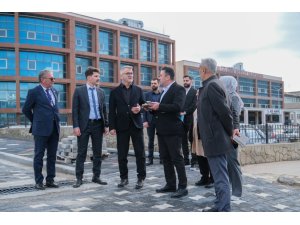 BAŞKAN USTAOĞLU, YENİ HASTANE BİNASINDA İNCELEMELERDE BULUNDU