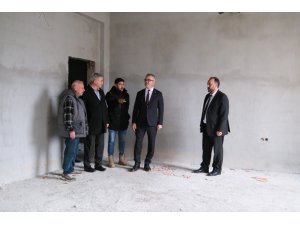 BAŞKAN USTAOĞLU, KURAN KURSU İNŞAAT ALANINDA İNCELEMELERDE BULUNDU