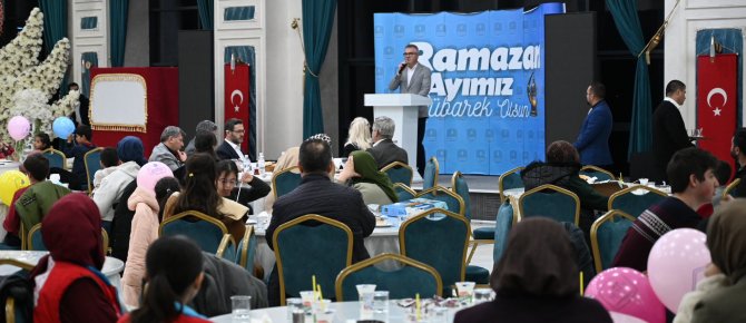 BAŞKAN USTAOĞLU ÖKSÜZ VE YETİM ÇOCUKLARLA BULUŞTU