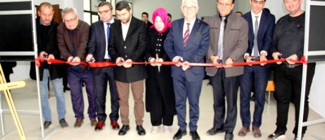 SEYDİŞEHİR MYO ÖĞRENCİLERİNDEN YEŞİLAY HAFTASINDA ANLAMLI SERGİ