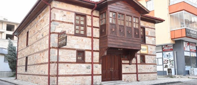 EMEKLİLER LOKALİ YENİ YERİNDE HİZMET VERMEYE BAŞLADI