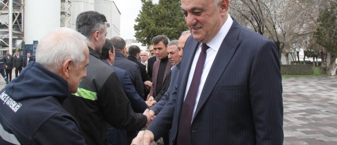 BAŞKAN ERKOYUNCU ÇALIŞANLARLA BAYRAMLAŞTI