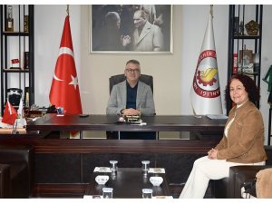 BAŞKAN USTAOĞLU, YAZAR ÜNÜVAR’I AĞIRLADI