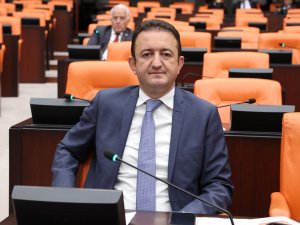 CHP Konya Milletvekili Barış Bektaş: Vatanseverlik duygusu dâhil tüm erdemlerin beşiği annelerimizdir