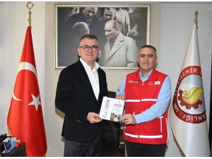 Başkan Ustaoğlu’ndan Kızılay’a Kurban Vekâleti Desteği