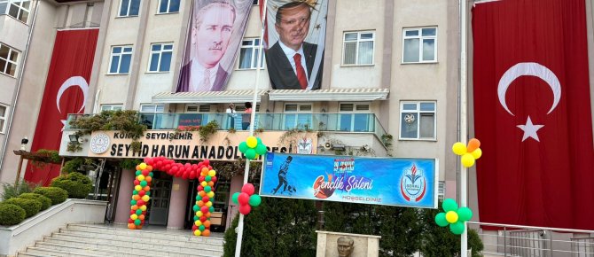 SEHALDE GELENEKSEL 19 MAYIS GENÇLİK ŞÖLENİ