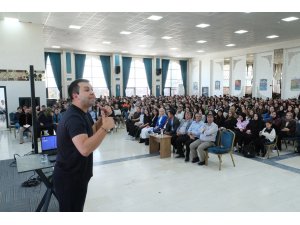 AKER KARTAL SEMİNERİNE YOĞUN İLGİ