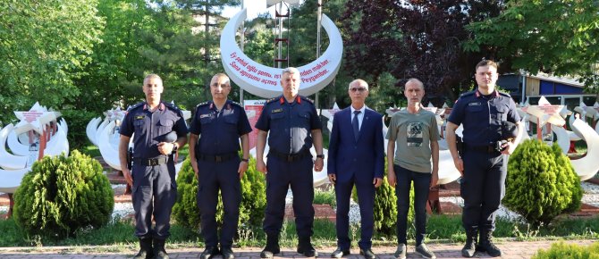Şehit Aileleri ve Gaziler Derneği’ne Anlamlı Ziyaret