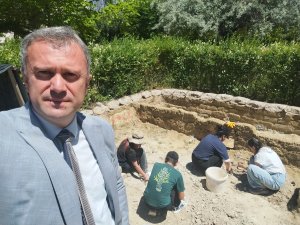 SEHAL HÖYÜKTE ÖĞRENCİLER TARİHE DOKUNUYOR