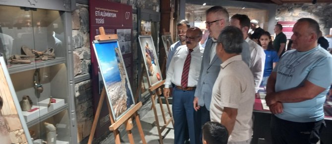 Fotoğraf Sanatçısı Mustafa Ünal İlk Kişisel Sergisini Açtı