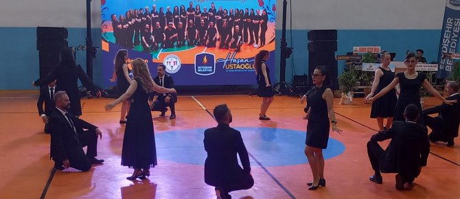 Seydişehir’de Halk Oyunları Gecesi Büyük Beğeni Topladı