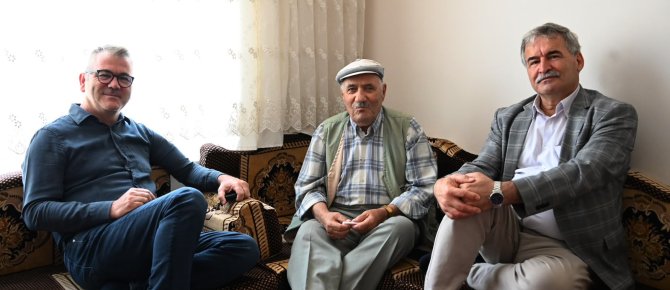BAŞKAN USTAOĞLU’NDAN ŞEHİT BABALARINA BABALAR GÜNÜ ZİYARETİ