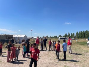 Kızılay Seydişehir Şubesinden Mevsimlik Tarım İşçilerine Anlamlı Ziyaret