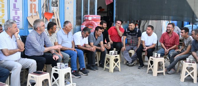BAŞKAN USTAOĞLU, YENİ OTO SANAYİ ESNAFIYLA KAHVALTIDA BULUŞTU