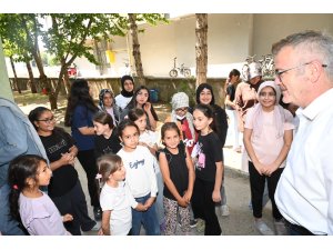 BAŞKAN USTAOĞLU, ÇİFTÇİLER CAMİ KUR’AN KURSU’NU ZİYARET ETTİ