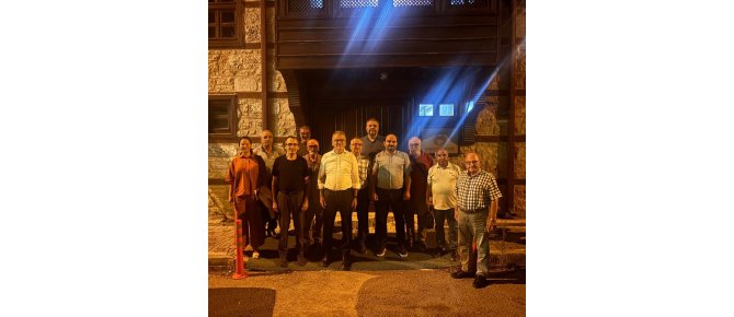 BAŞKAN USTAOĞLU, GAZETECİLERLE İSTİŞARE TOPLANTISINDA BULUŞTU