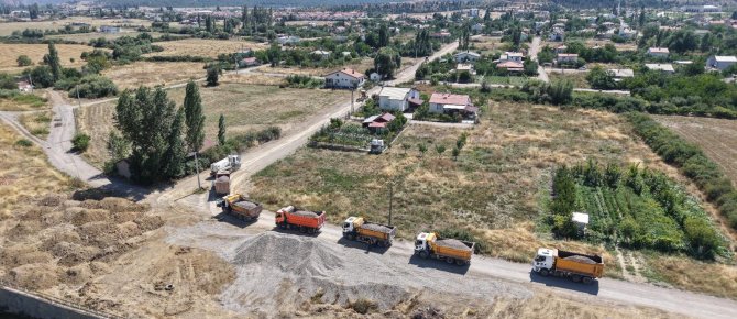 SEYDİŞEHİR’DE MAHALLELERDE ASFALT VE DRENAJ ÇALIŞMALARI SÜRÜYOR