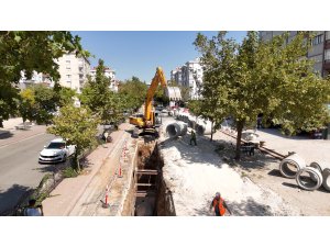 KOSKİ RAUF DENKTAŞ CADDESİ’NDE ALTYAPIYI GÜÇLENDİRİYOR