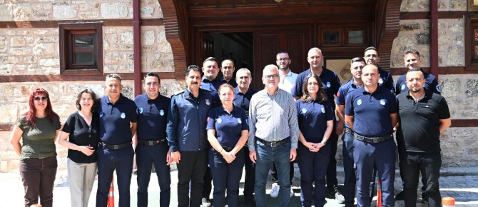 BAŞKAN USTAOĞLU ZABITA PERSONELİNİN HAFTASINI KUTLADI