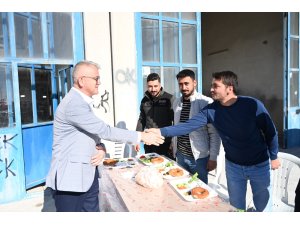 BAŞKAN USTAOĞLU, SANAYİDE GENÇLERLE KAHVALTIDA BULUŞTU
