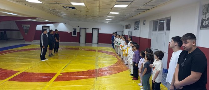 Kaymakam Kıyıcı’dan Sporculara Moral Ziyareti